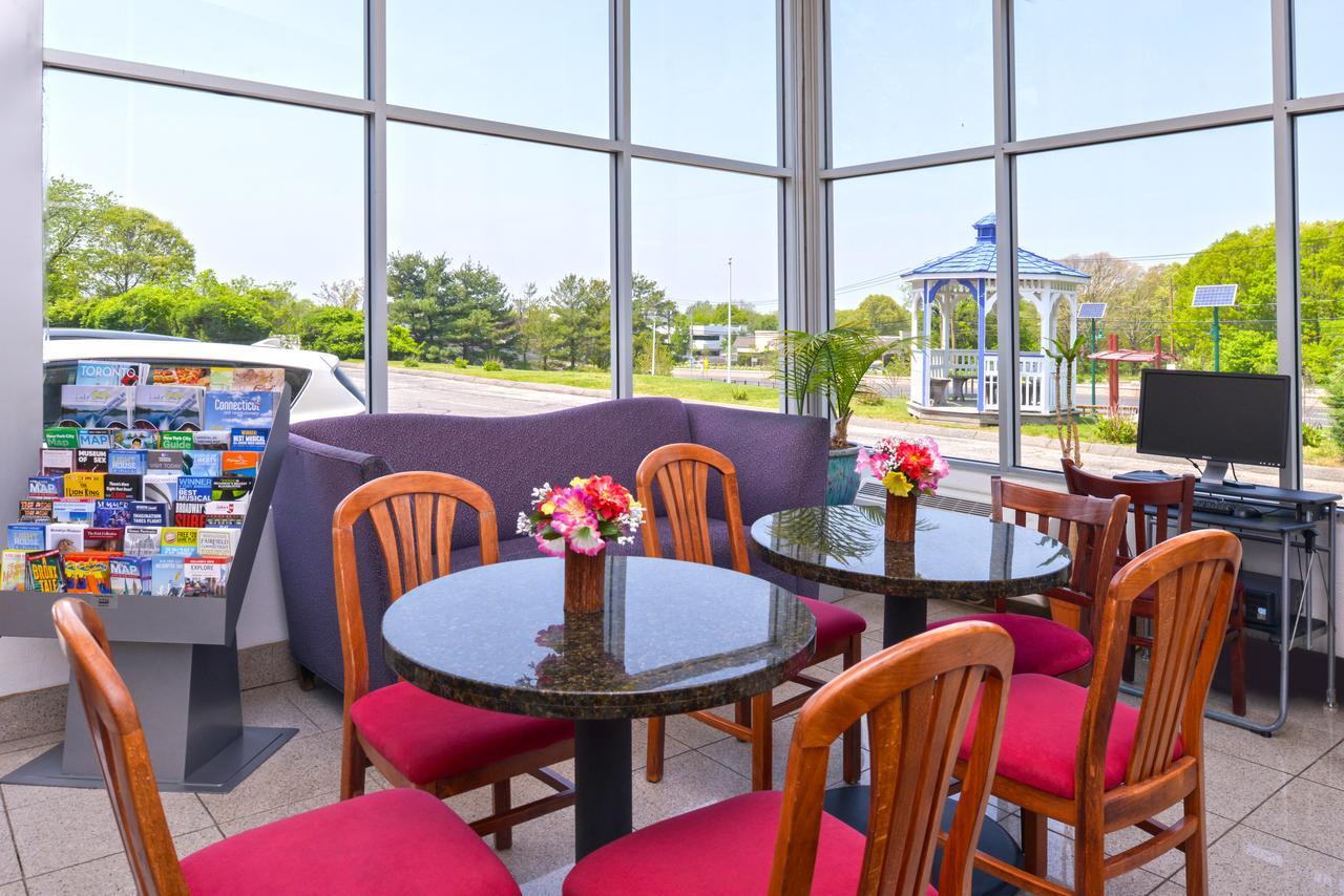 Americas Best Value Inn Smithtown/Long Island Exterior photo